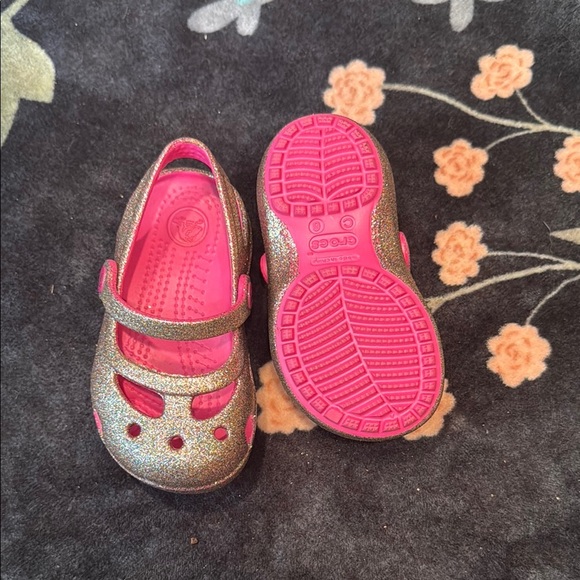 CROCS Pink and Glitter Shoes with MaryJane Design C6 - Picture 1 of 1